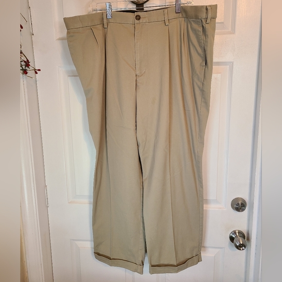 Dockers Men's Relaxed Fit Khakis, Size: 44x30, Color: Tan - Picture 2 of 11